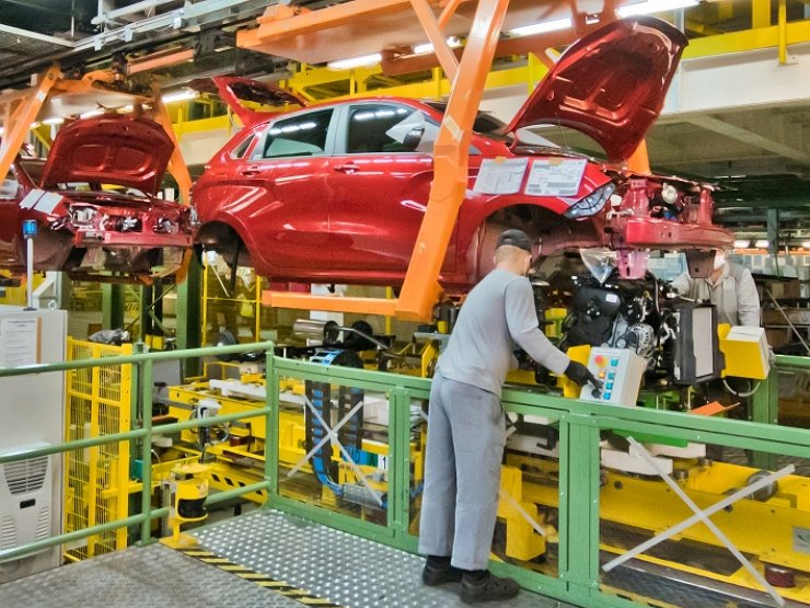 Зачем АВТОВАЗ объединяет сборочные линии в Тольятти