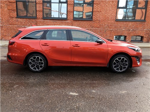 Почему Kia Сeed SW даст фору кроссоверам в вопросах практичности 3 Почему Kia Сeed SW даст фору кроссоверам в вопросах практичности