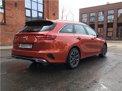 Почему Kia Сeed SW даст фору кроссоверам в вопросах практичности 28 Почему Kia Сeed SW даст фору кроссоверам в вопросах практичности