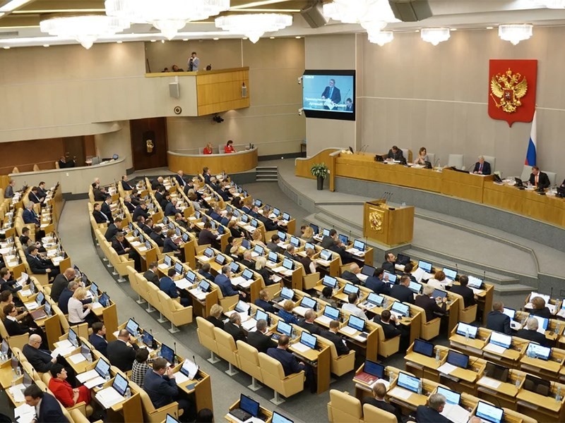 Депутаты предложили отменить пошлину за растаможку автомобилей