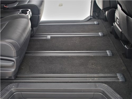 Почему Toyota HiAce так похож на самолет?