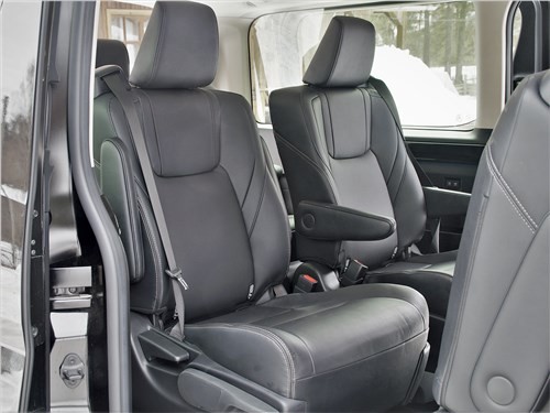Почему Toyota HiAce так похож на самолет?