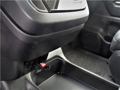 Почему Toyota HiAce так похож на самолет?