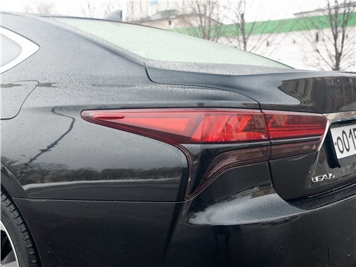 Вам следует выбрать Lexus LS вместо BMW и Mercedes 18 Вам следует выбрать Lexus LS вместо BMW и Mercedes
