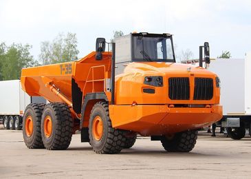 Вместо Volvo и Caterpillar: в России построили огромный грузовой &laquo;капотник&raquo;