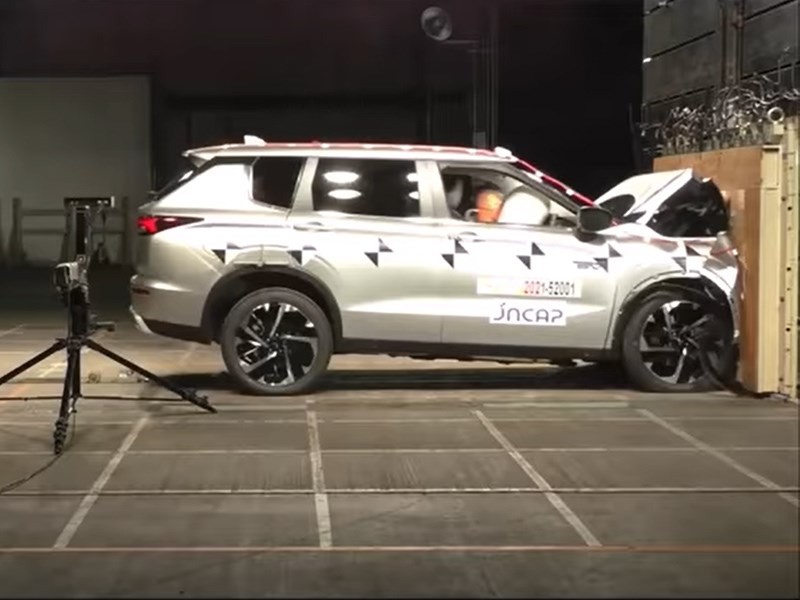 Mitsubishi Outlander признан одной из самых безопасных машин в мире