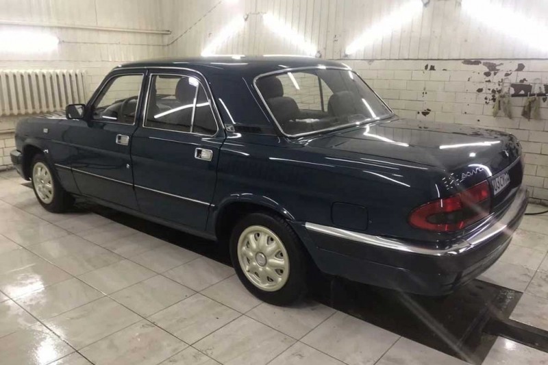 Простоявший 20 лет в гараже ГАЗ-3110 без пробега продают за 600 тысяч рублей