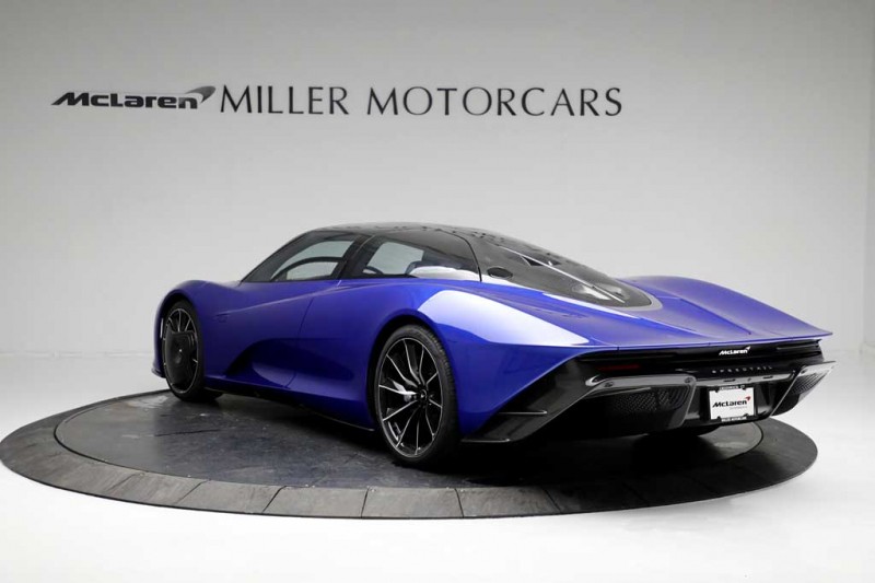 Эффектный McLaren Speedtail в насыщенном синем цвете выставлен на продажу