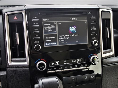 Почему Toyota HiAce так похож на самолет?