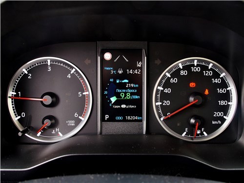 Почему Toyota HiAce так похож на самолет?
