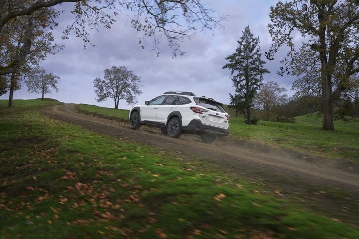 Японцы представили новый Subaru Outback 2 Японцы представили новый Subaru Outback