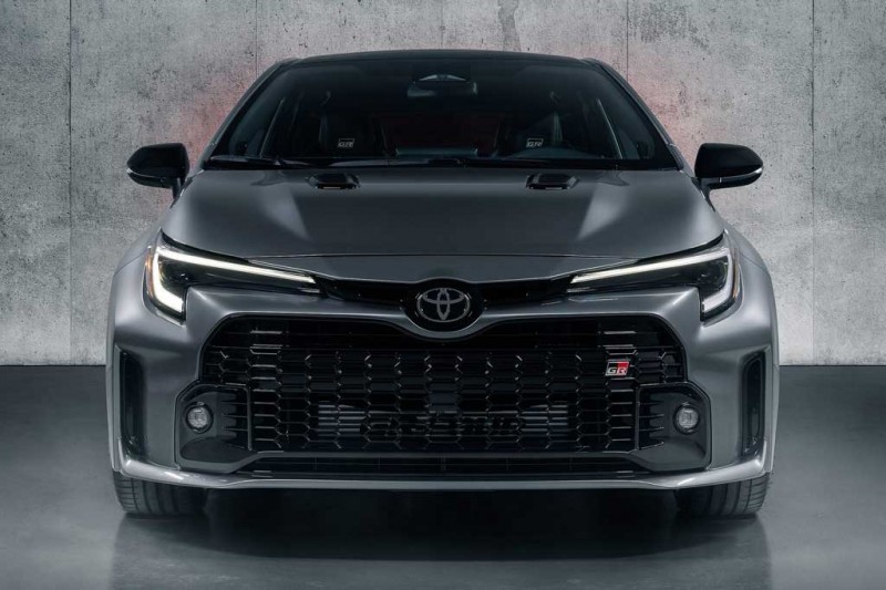 Японцы презентовали &laquo;заряженный&raquo; хэтчбек Toyota GR Corolla с массой доработок