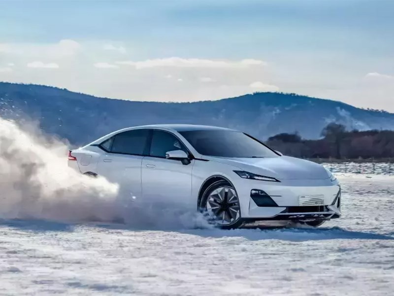 Сhangan представил конкурента Toyota Camry