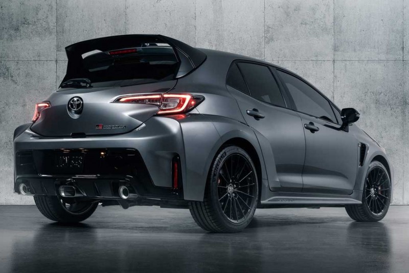 Японцы презентовали &laquo;заряженный&raquo; хэтчбек Toyota GR Corolla с массой доработок