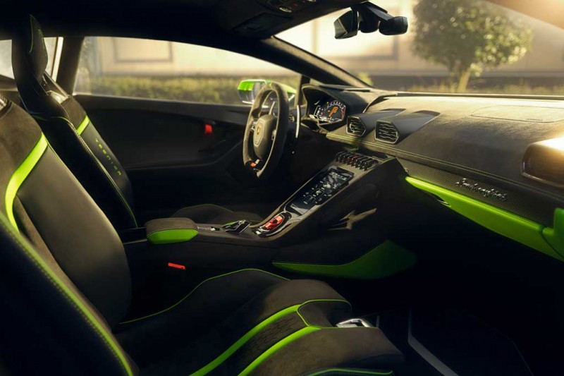 Lamborghini Huracan Tecnica: заднеприводный вариант суперкара с уникальным дизайном