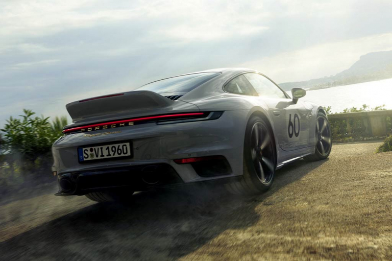 Porsche 911 Sport Classic: самая мощная версия спорткара с МКПП