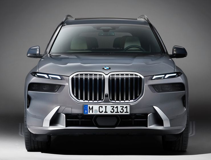BMW до неузнаваемости изменила дизайн кроссовера X7 2 BMW до неузнаваемости изменила дизайн кроссовера X7