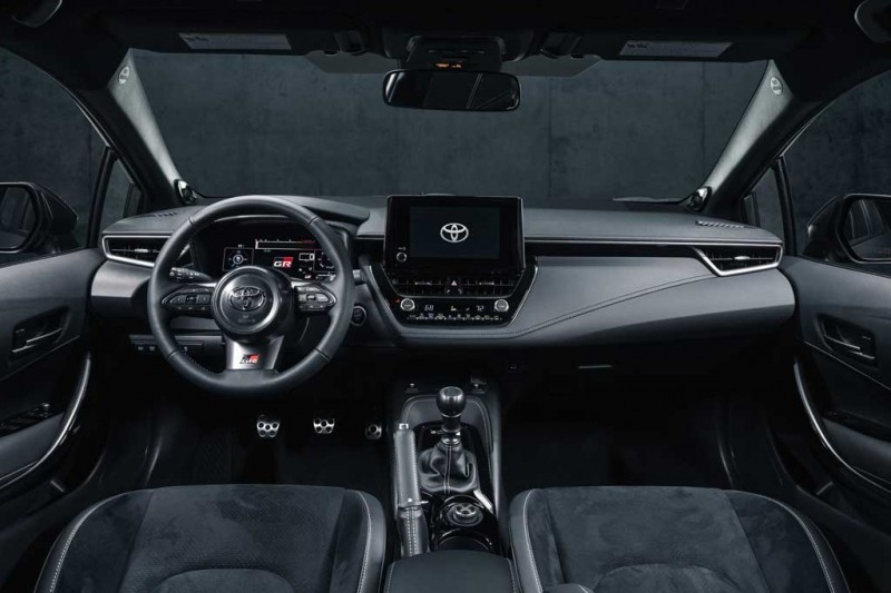 Японцы презентовали &laquo;заряженный&raquo; хэтчбек Toyota GR Corolla с массой доработок