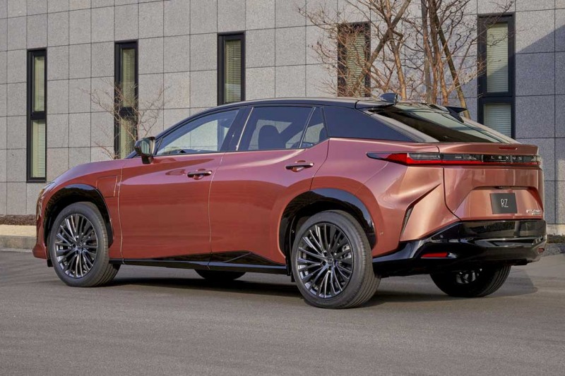 Lexus RZ 450e стал первенцем электрической линейки производителя