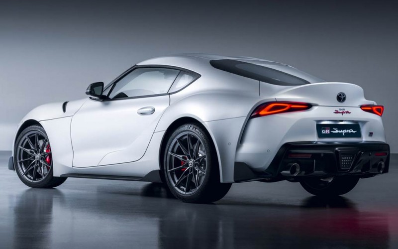 Toyota GR Supra получила версию с МКПП и лимитированное исполнение A91-MT Edition 3 Toyota GR Supra получила версию с МКПП и лимитированное исполнение A91-MT Edition