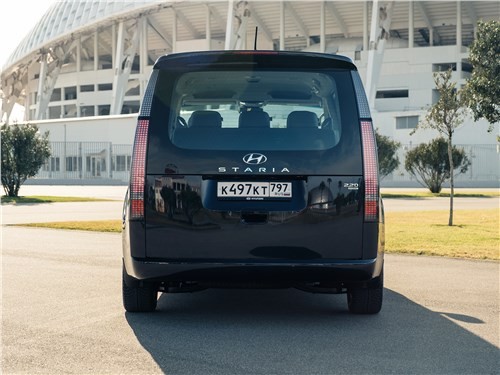 Тест-драйв Hyundai Staria (поколение I) - На что рассчитывает Hyundai Staria в сегменте полноприводных минивэнов