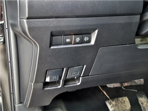 Почему Toyota HiAce так похож на самолет?