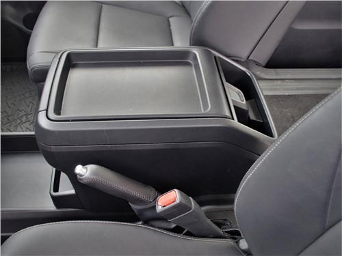 Почему Toyota HiAce так похож на самолет?