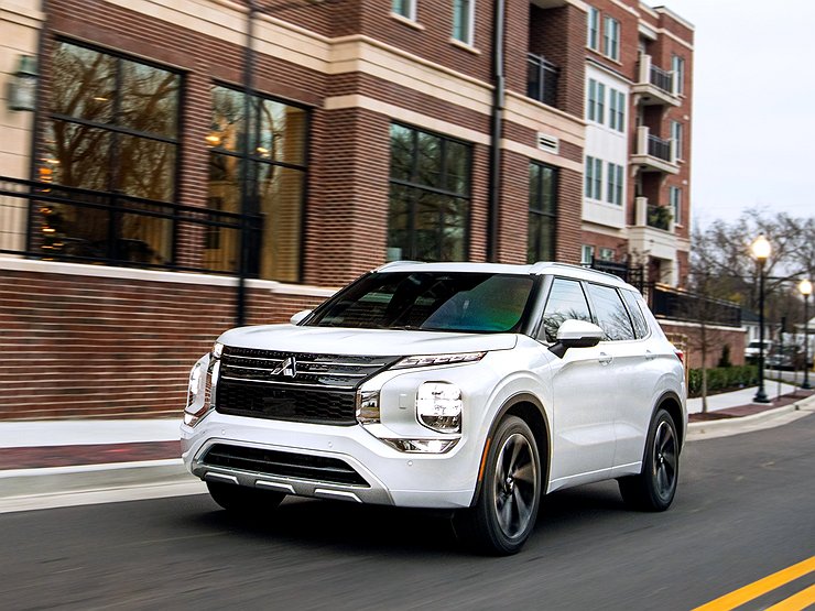 Чем россиян удивит и расстроит новейший Mitsubishi Outlander