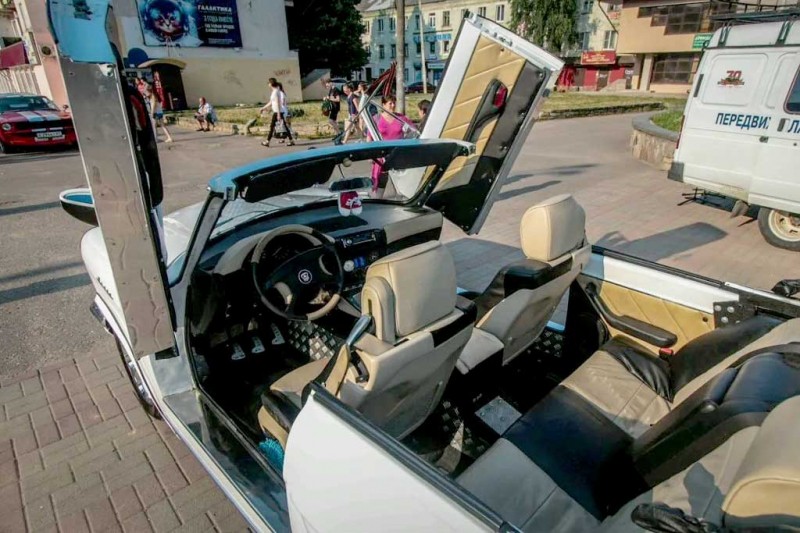 Кабриолет на базе &laquo;Волга&raquo; ГАЗ-21 с прицепом и ламбо-дверьми продают за ₽2,5 млн
