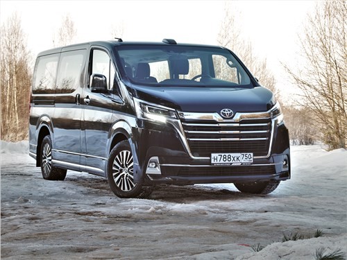 Почему Toyota HiAce так похож на самолет?