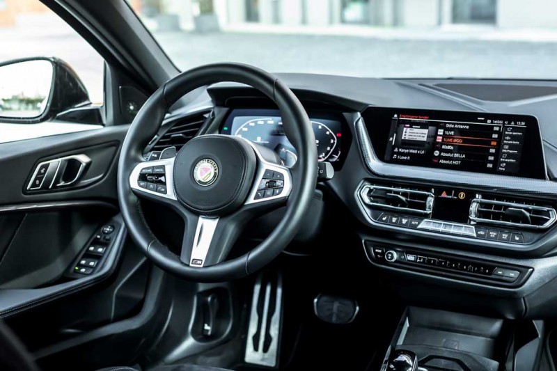 Manhart MH1 350: доработанный вариант хэтчбека BMW M135i xDrive