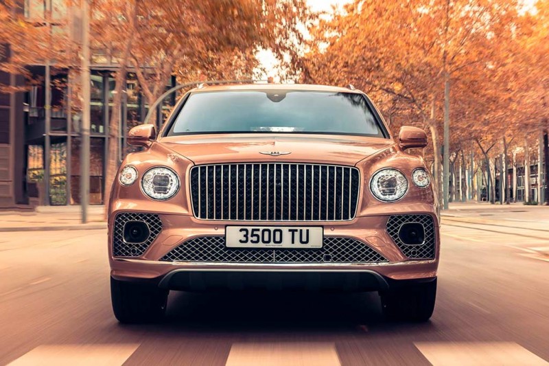 Bentley Bentayga Extended Wheelbase: роскошный кроссовер получил длиннобазное исполнение 2 Bentley Bentayga Extended Wheelbase: роскошный кроссовер получил длиннобазное исполнение