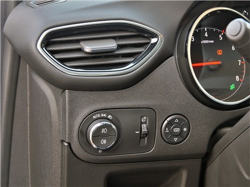 Тест-драйв Opel Crossland (поколение I рестайлинг) - &laquo;Колобок&raquo; с изюмом