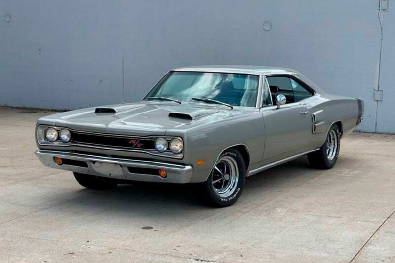 За отреставрированный Dodge Coronet Coupe 1969 хотят выручить более 11 млн руб