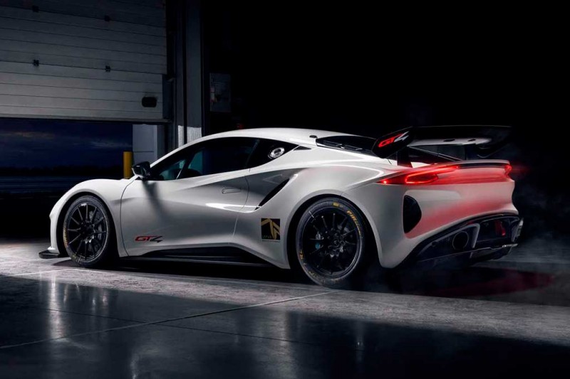Lotus Emira GT4: модификация британского спорткара для кольцевых гонок