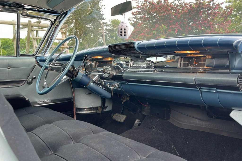 Редкий двухдверный Buick Limited 1958 года продают за 3,6 млн рублей
