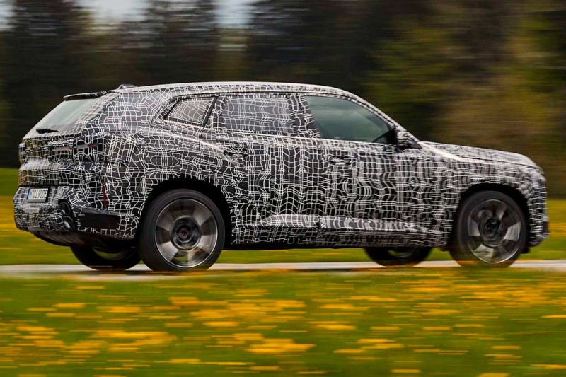 Кроссовер BMW XM: свежие фотографии и порция технических характеристик
