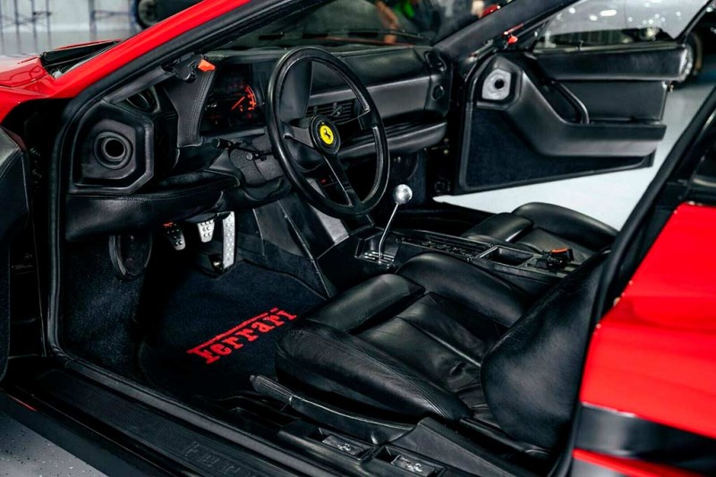 Ferrari Testarossa 1988 с 664-сильным мотором оценили в 10,5 млн рублей