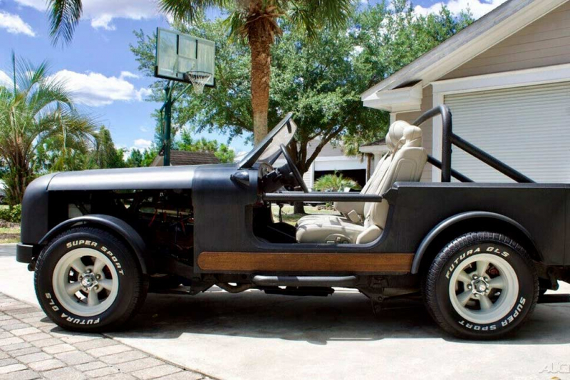 На базе старого Jeep Wrangler 1988 построили эффектный хот-род: теперь он в продаже