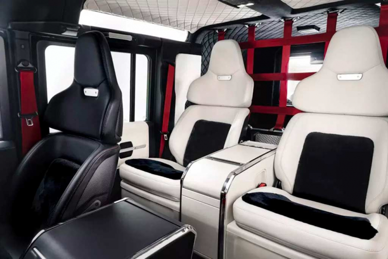 Уникальный Land Rover Defender Q40 с мотором от Ford Mustang продадут с молотка