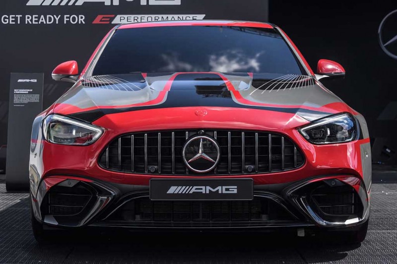 Немцы показали предсерийный 679-сильный Mercedes-AMG C63 W216