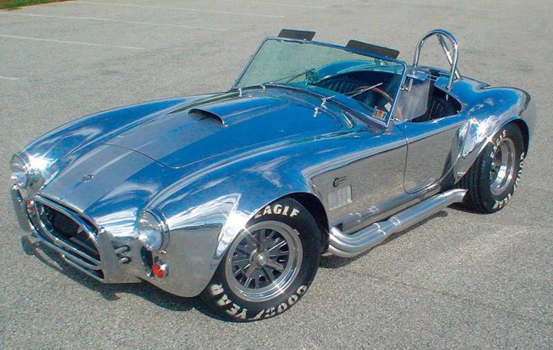Сияющий на солнце редкий родстер Shelby Cobra CSX4000 пустят с молотка