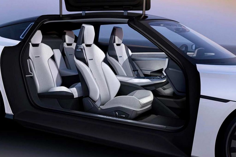 DeLorean Alpha5: первенец возрожденного бренда получил электрическую установку