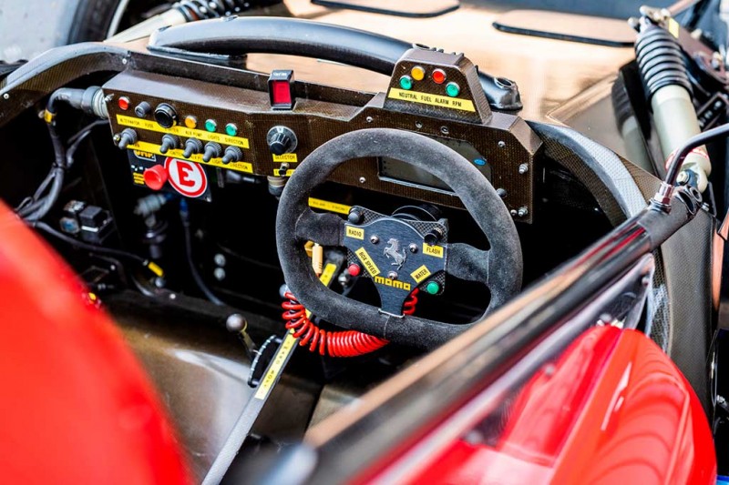 В продаже гоночный Ferrari 333 SP: таких спорткаров в мире всего 40