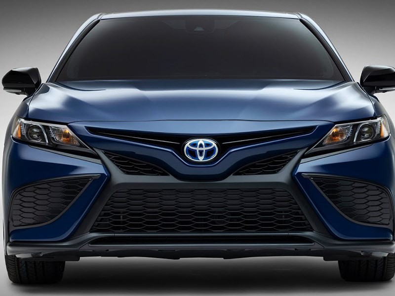 Toyota Camry отмечает сорокалетие