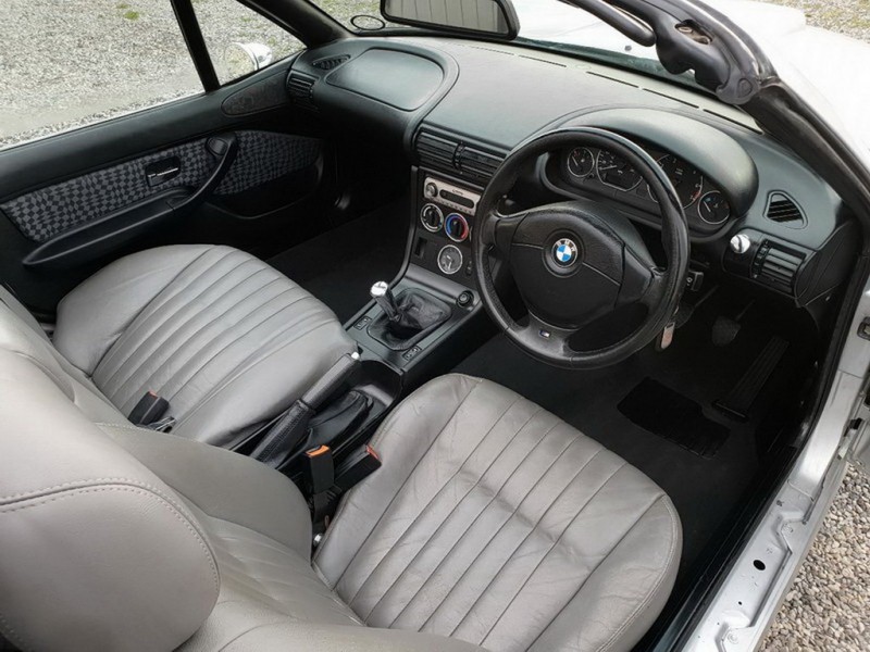 Реплику спорткара AC Cobra на базе BMW Z3 продали на eBay всего за 600 000 руб