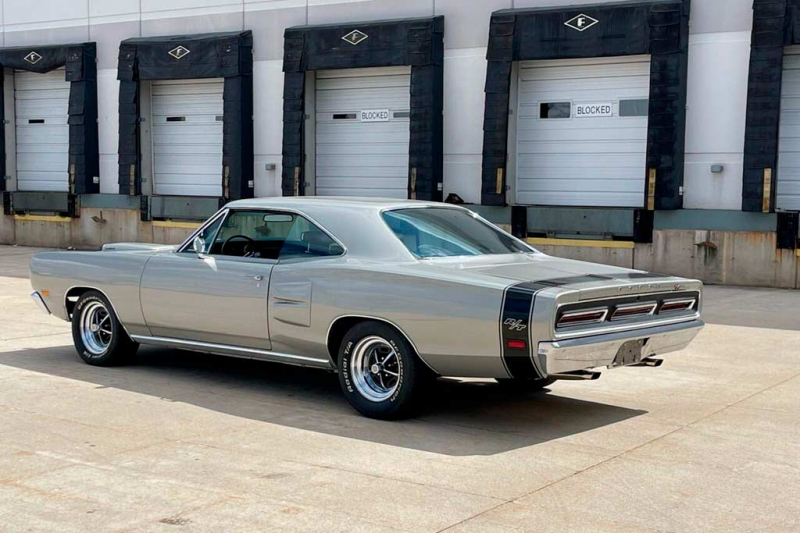 За отреставрированный Dodge Coronet Coupe 1969 хотят выручить более 11 млн руб