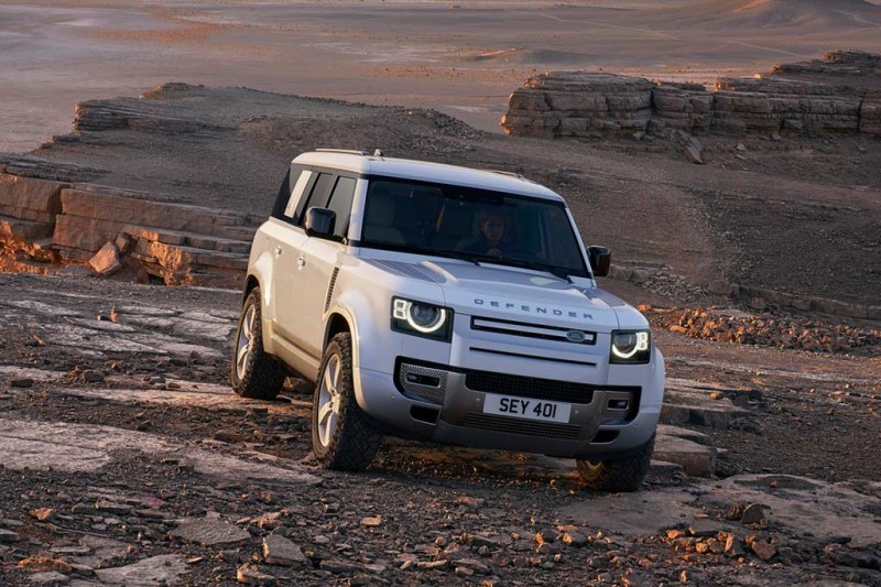 Британцы представили Land Rover Defender 130: самый большой и роскошный в семействе