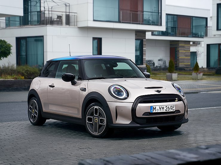 MINI не уйдет из России и даже привезет новую модель 1 MINI не уйдет из России и даже привезет новую модель