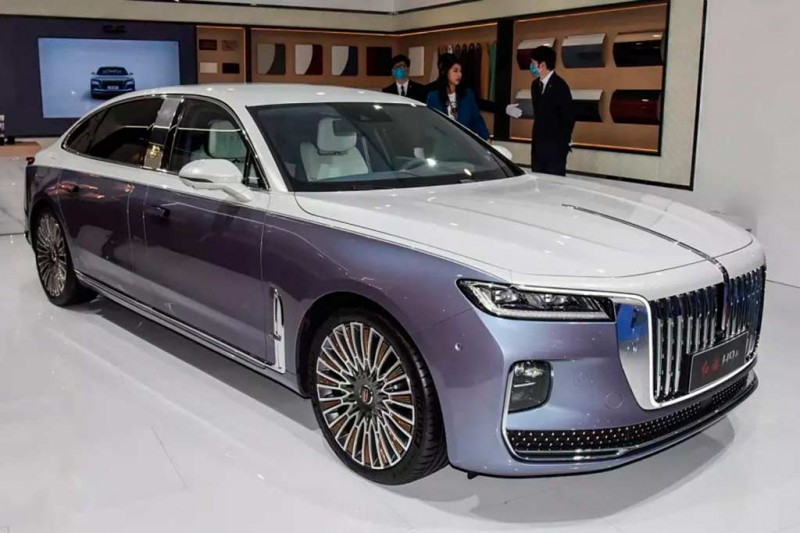 Китайский лимузин Hongqi H9+ оказался в два раза дешевле немецких конкурентов
